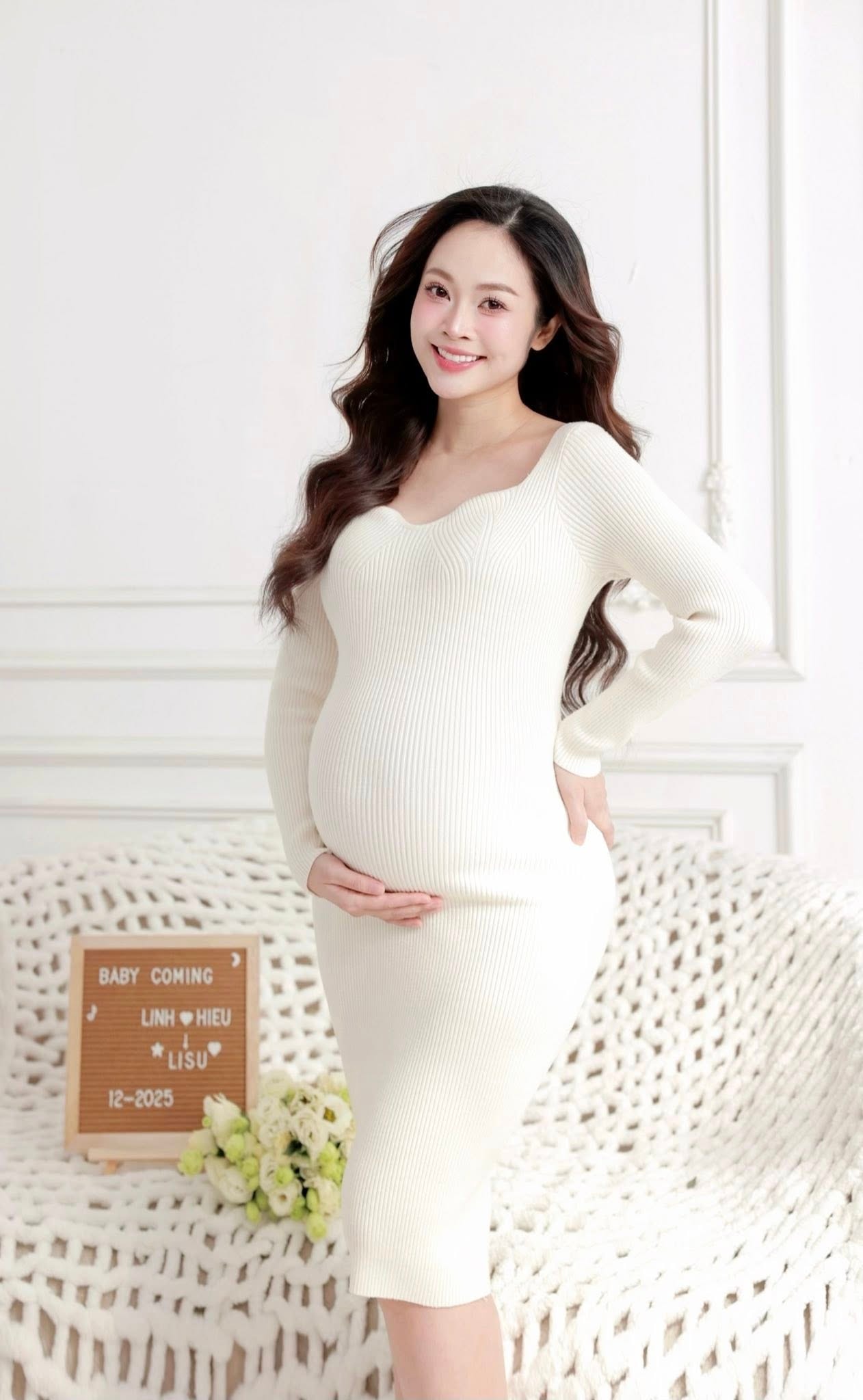 MC Thùy Linh lần đầu khoe bụng bầu bên chồng kém 5 tuổi- Ảnh 4.