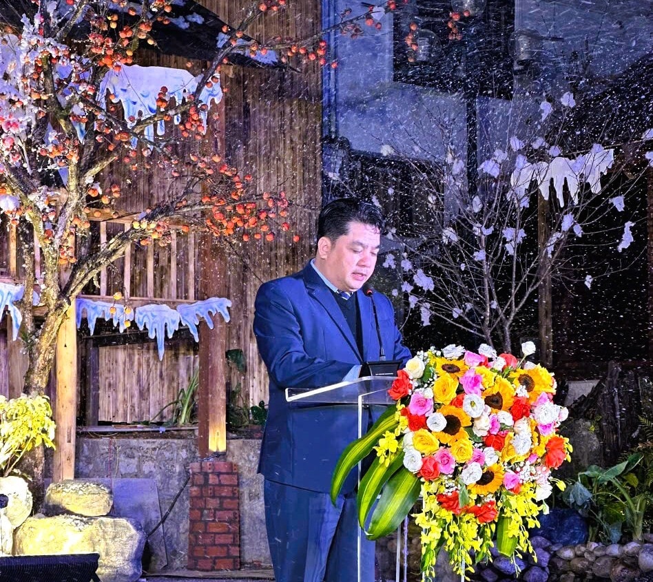 Ông Phạm Tiến Dũng – Phó Chủ tịch UBND phường Sa Pa - phát biểu khai mạc.