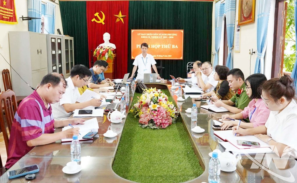 Nuôi gà thả đồi, người dân Kim Phượng từng bước thoát nghèo - 1