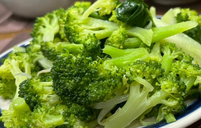 Ăn bông cải xanh vào buổi sáng dễ gây đầy hơi. Ảnh: Anh Chi