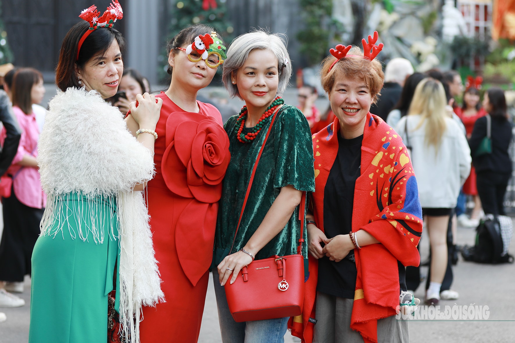 Nhà thờ Lớn mùa Noel - điểm đến của du khách- Ảnh 12.