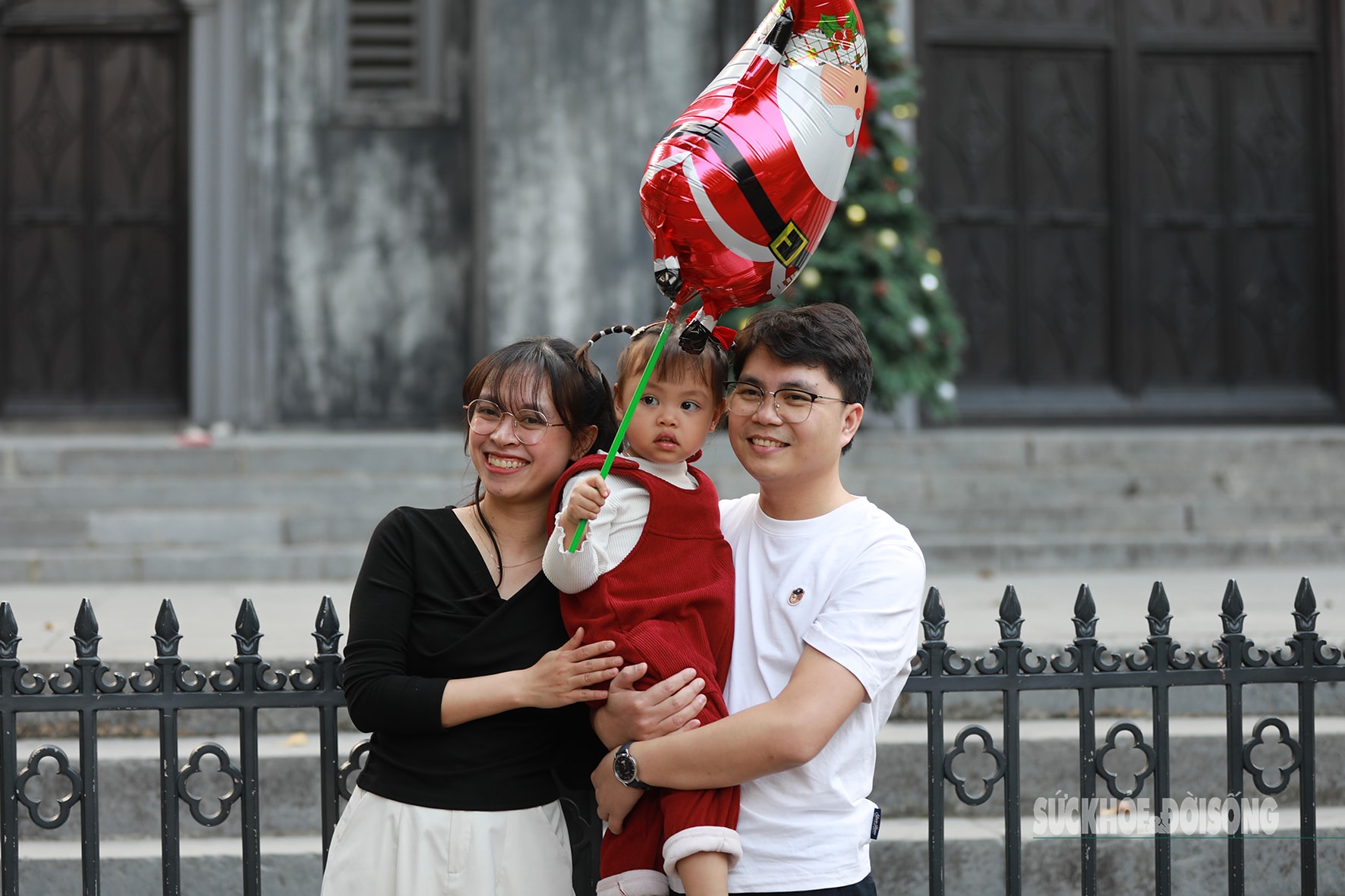 Nhà thờ Lớn mùa Noel - điểm đến của du khách- Ảnh 4.