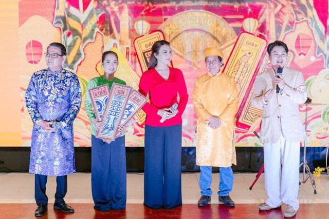 Độc đáo nghệ thuật hát bài chòi - sân chơi của những ván cờ- Ảnh 1.