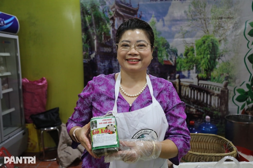 Cả làng làm chả quế khổng lồ 120kg, đãi khách Thủ đô thưởng thức - 3