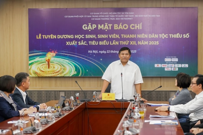 Ông Y Thông, Thứ trưởng Bộ Dân tộc và Tôn giáo, tại buổi họp báo về lễ tuyên dương 2025. Ảnh: Ban tổ chức