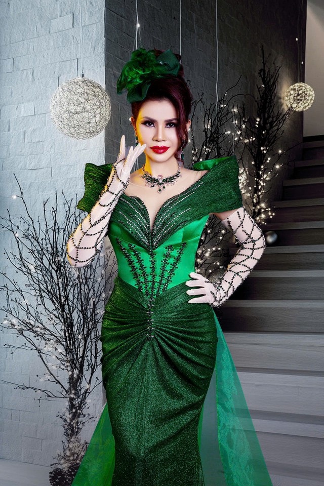 Hoa hậu Diễm Giang rạng rỡ đón giáng sinh, lan tỏa năng lượng tích cực cuối năm - Ảnh 1.