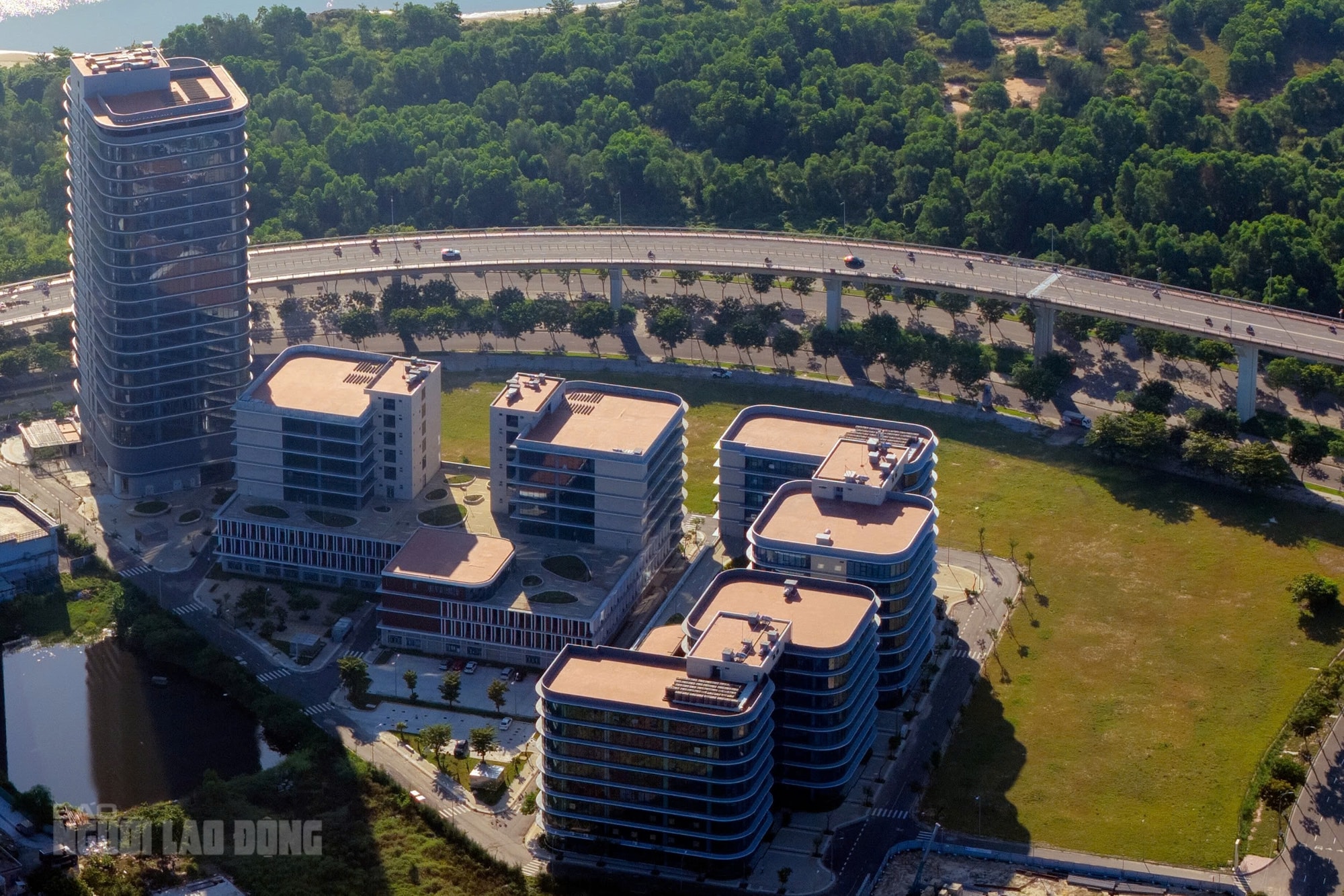 Ngắm các vị trí đặt Trung tâm tài chính quốc tế Việt Nam tại Đà Nẵng - Ảnh 2.