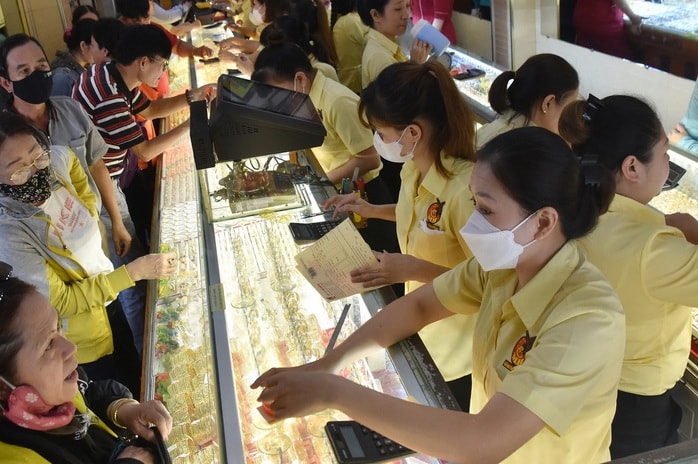 Giá vàng hôm nay 22 - 12: Tăng mạnh khi mở cửa tuần giao dịch mới - Ảnh 2.