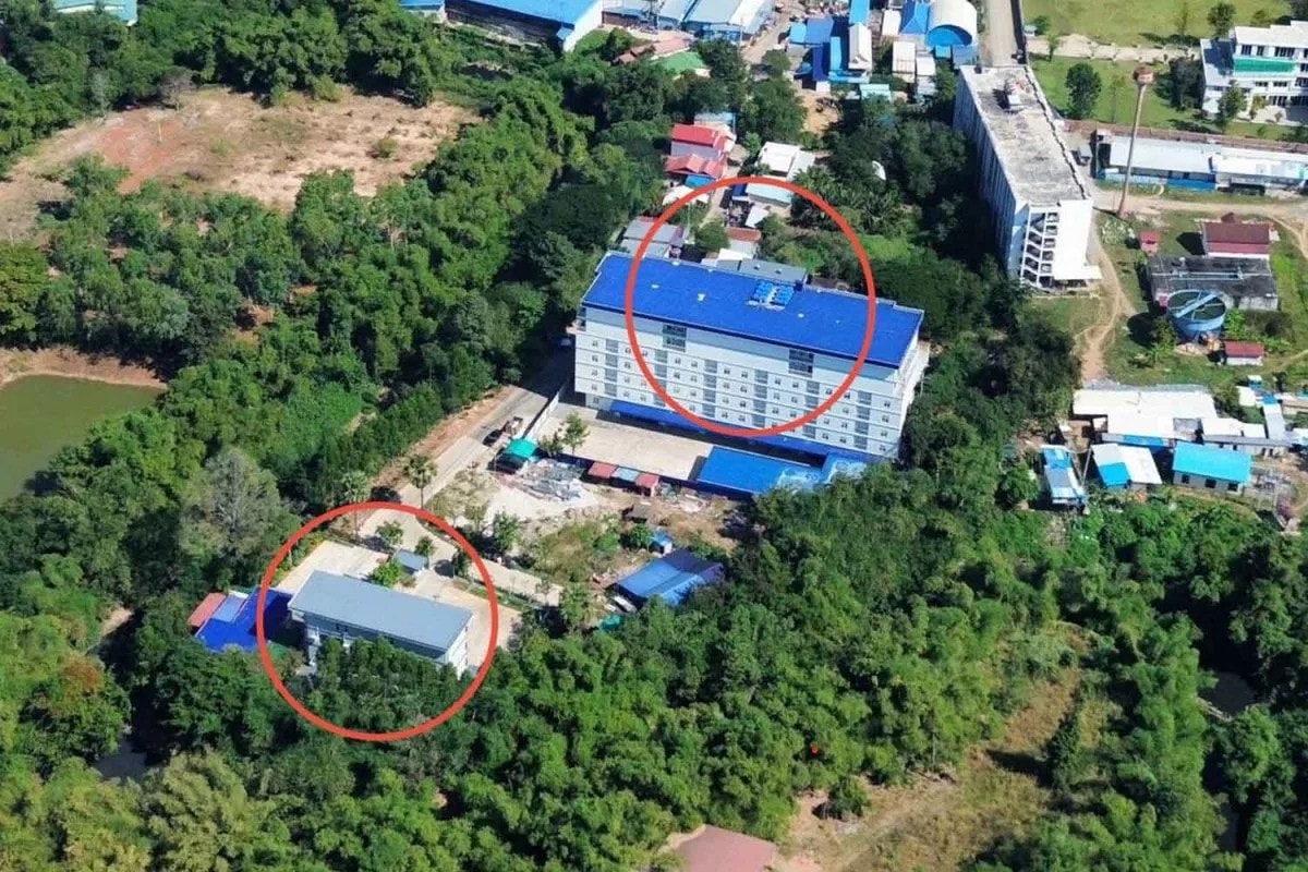 Chiều thứ Hai (22/12), quân đội Thái Lan nổ súng vào hai tòa nhà tại thị trấn Poipet, Campuchia, nằm đối diện tỉnh Sa Kaeo, Thái Lan.