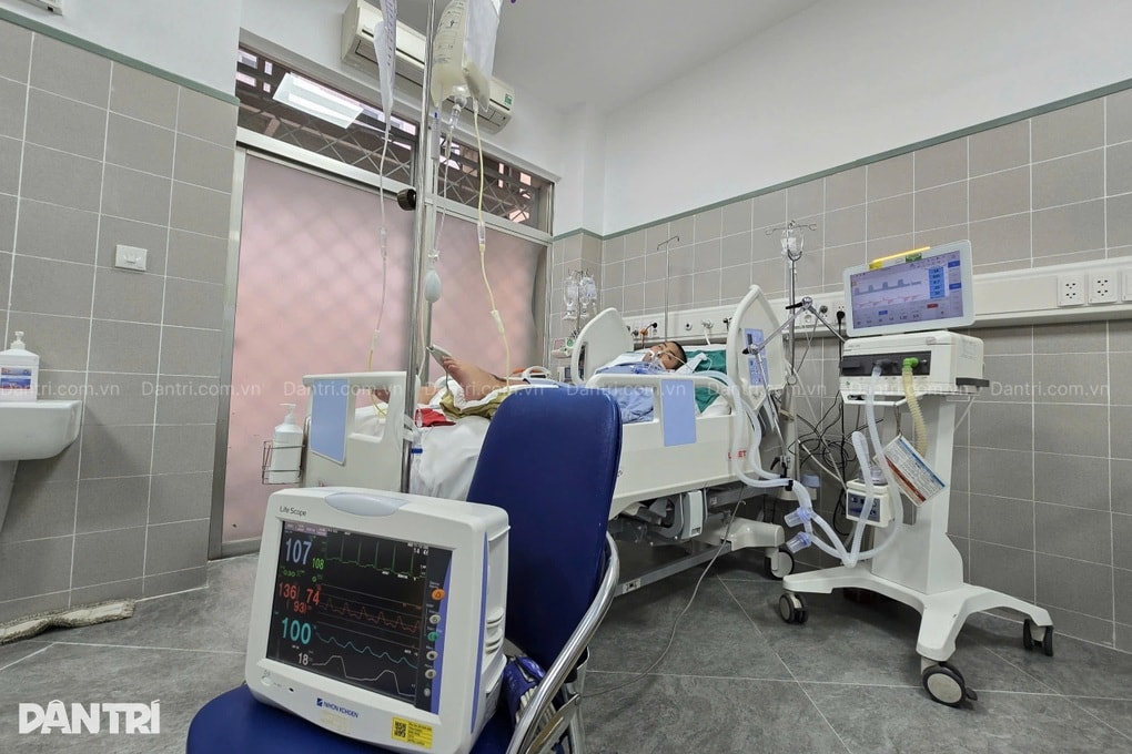 “Nếu dừng điều trị tích cực, bé trai 10 tuổi sẽ không còn cơ hội sống” - 1