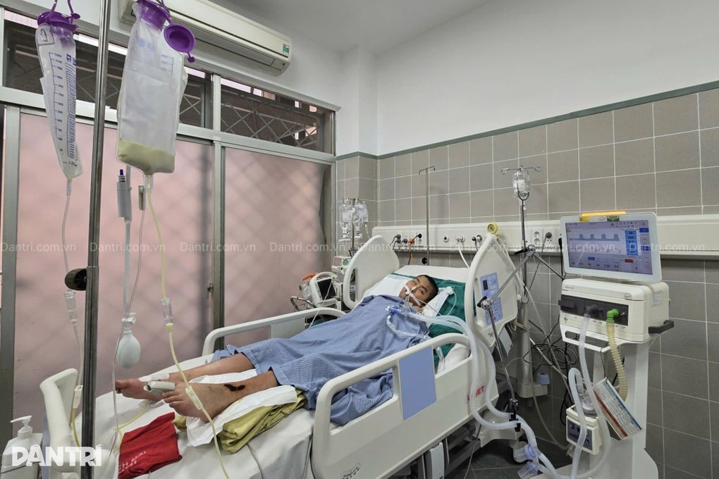 “Nếu dừng điều trị tích cực, bé trai 10 tuổi sẽ không còn cơ hội sống” - 2