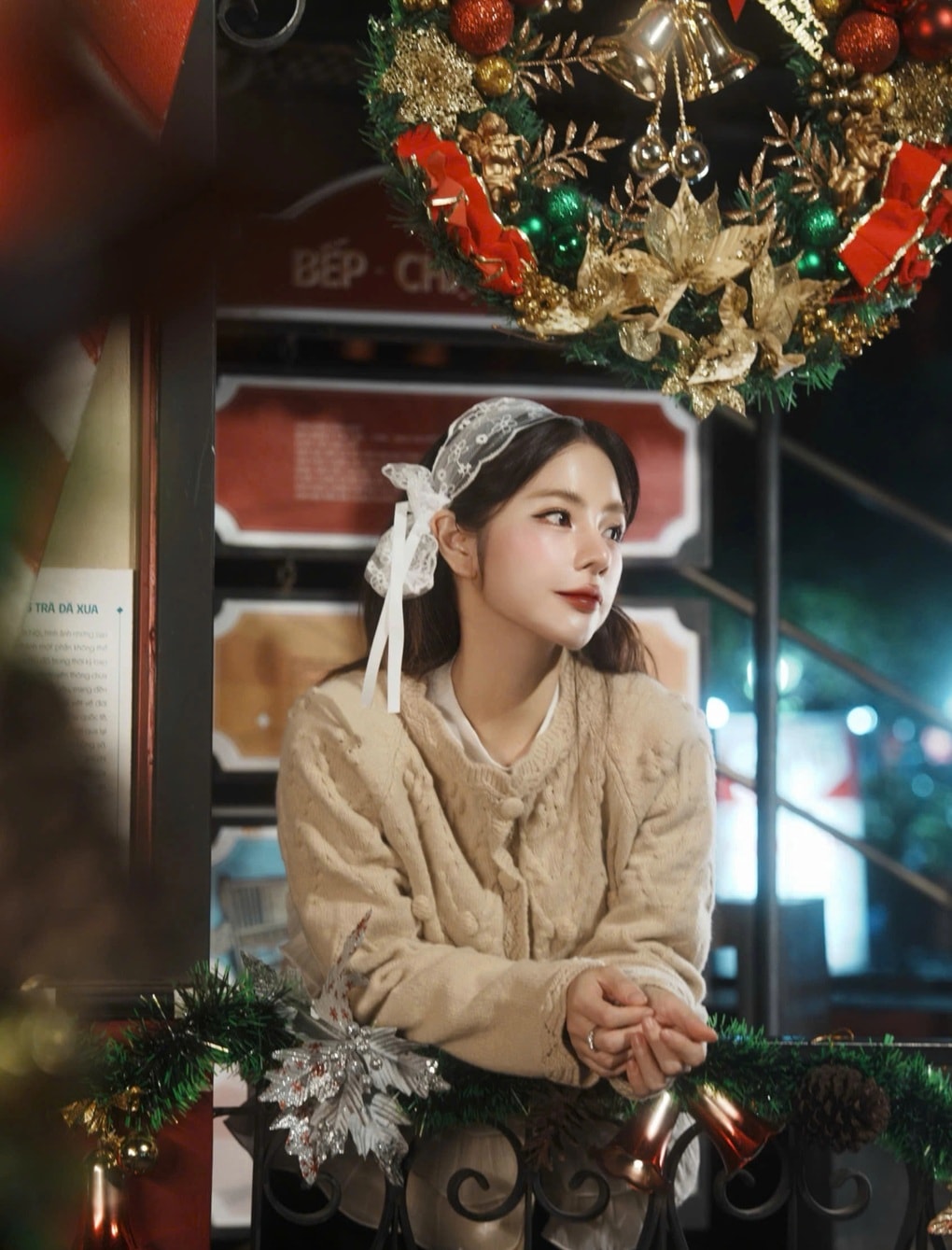 “Toa tàu di sản” xuống phố Hà Nội, thành điểm check-in hút giới trẻ - 2