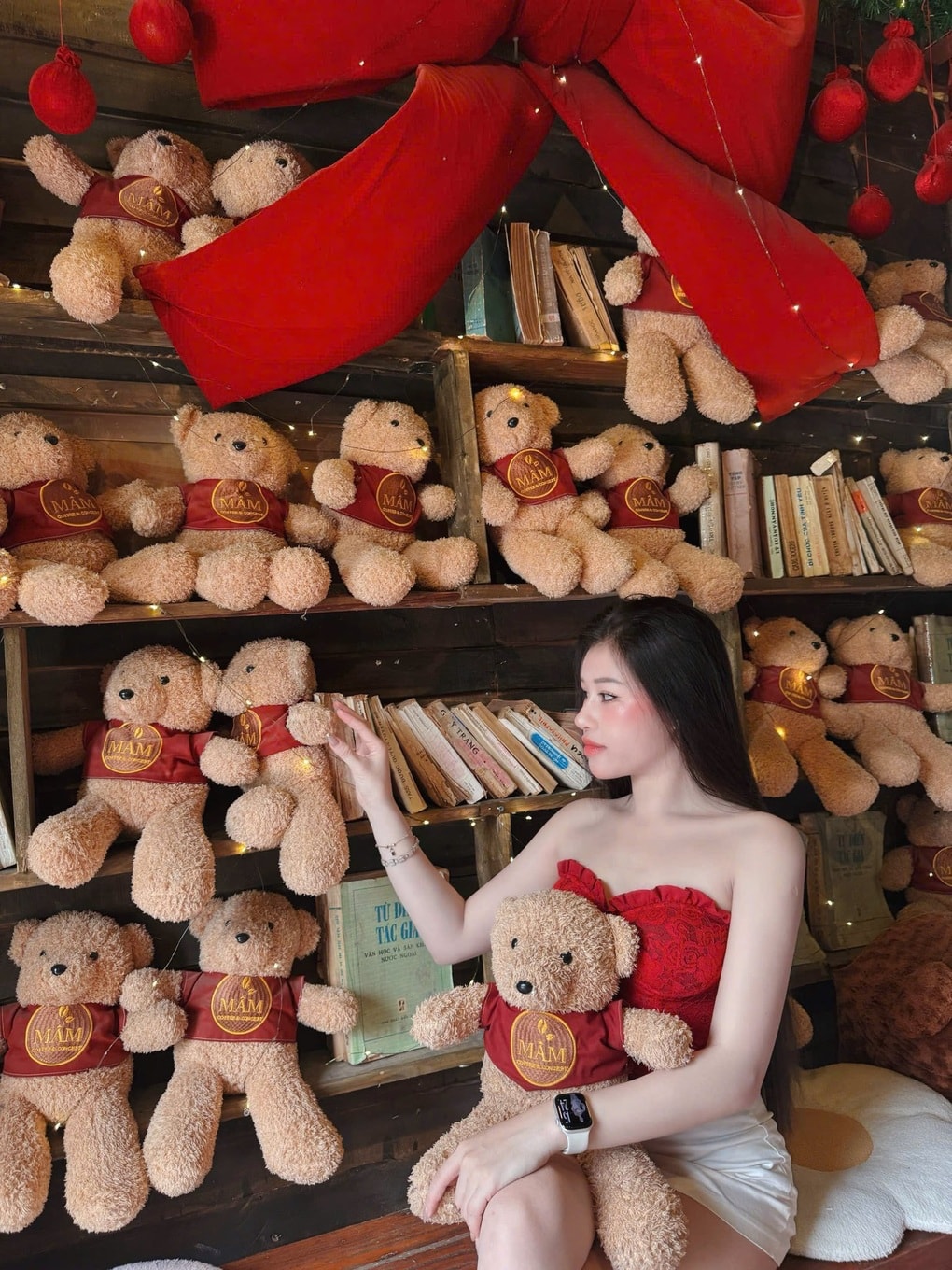 Top 5 quán cà phê ở TPHCM trang trí Giáng sinh rực rỡ, hút khách check-in - 6