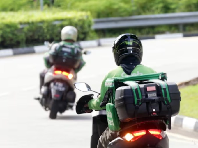 Tính linh hoạt và tự chủ của công việc trên nền tảng kỹ thuật số vẫn là những yếu tố thu hút chính đối với nhiều người lao động trẻ. Ảnh: CNA/Ooi Boon Keong