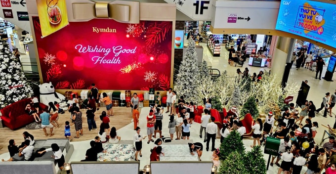 Gian hàng trải nghiệm của Kymdan được trang hoàng với sắc đỏ rực rỡ và đồ trang trí bắt mắt thu hút người tiêu dùng ghé thăm. Ảnh: Kymdan