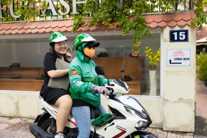 GrabBike Tiết Kiệm giúp dân văn phòng tối ưu chi phí di chuyển. Ảnh: Uyên Nhi