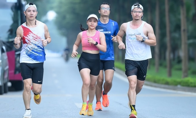 Độc giả Hải Yến trong một buổi tập chạy tại Hà Nội. Ảnh: NVCC