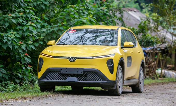 VinFast Limo Green trong hành trình Car Test của các giám khảo Car Awards, tháng 11/2025. Ảnh: Lương Dũng