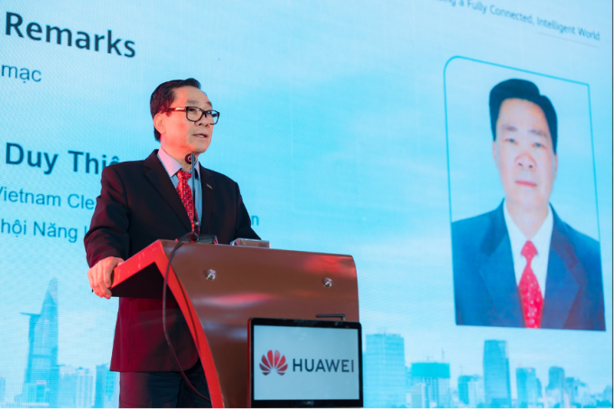 Tiến sĩ Mai Duy Thiện, Chủ tịch Hiệp hội Năng lượng sạch Việt Nam tại sự kiện. Ảnh: Huawei