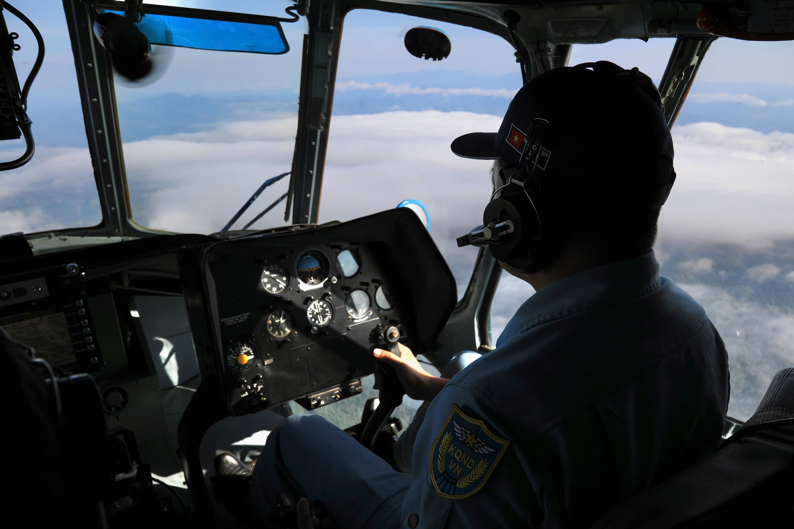 Đào tạo phi công trẻ ở trung đoàn 916 nhé