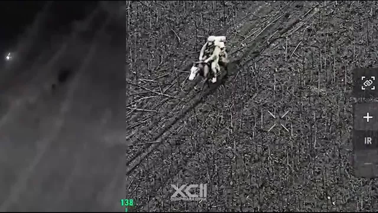 Drone Ukraine tập kích lính Nga đang cưỡi ngựa