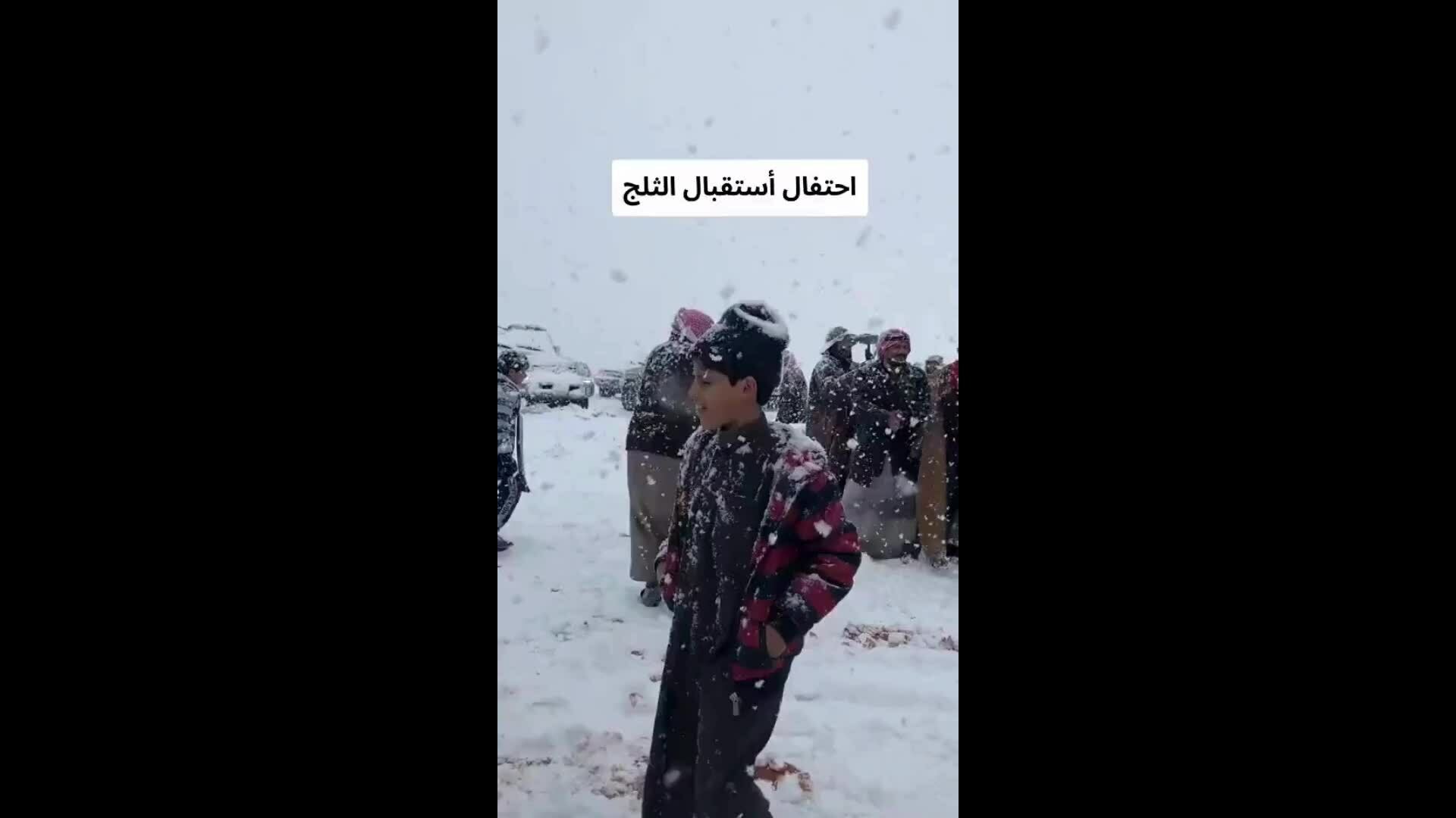 Tuyết rơi '30 năm có một' ở Arab Saudi