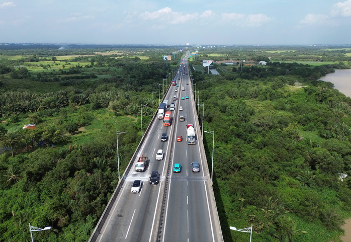 Tại sao người dân và doanh nghiệp phải mua vật liệu xây dựng giá cao hiện nay? - Ảnh 1.