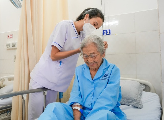 Nghệ sĩ ưu tú Phi Điểu nhập viện do nhiễm trùng huyết- Ảnh 2.