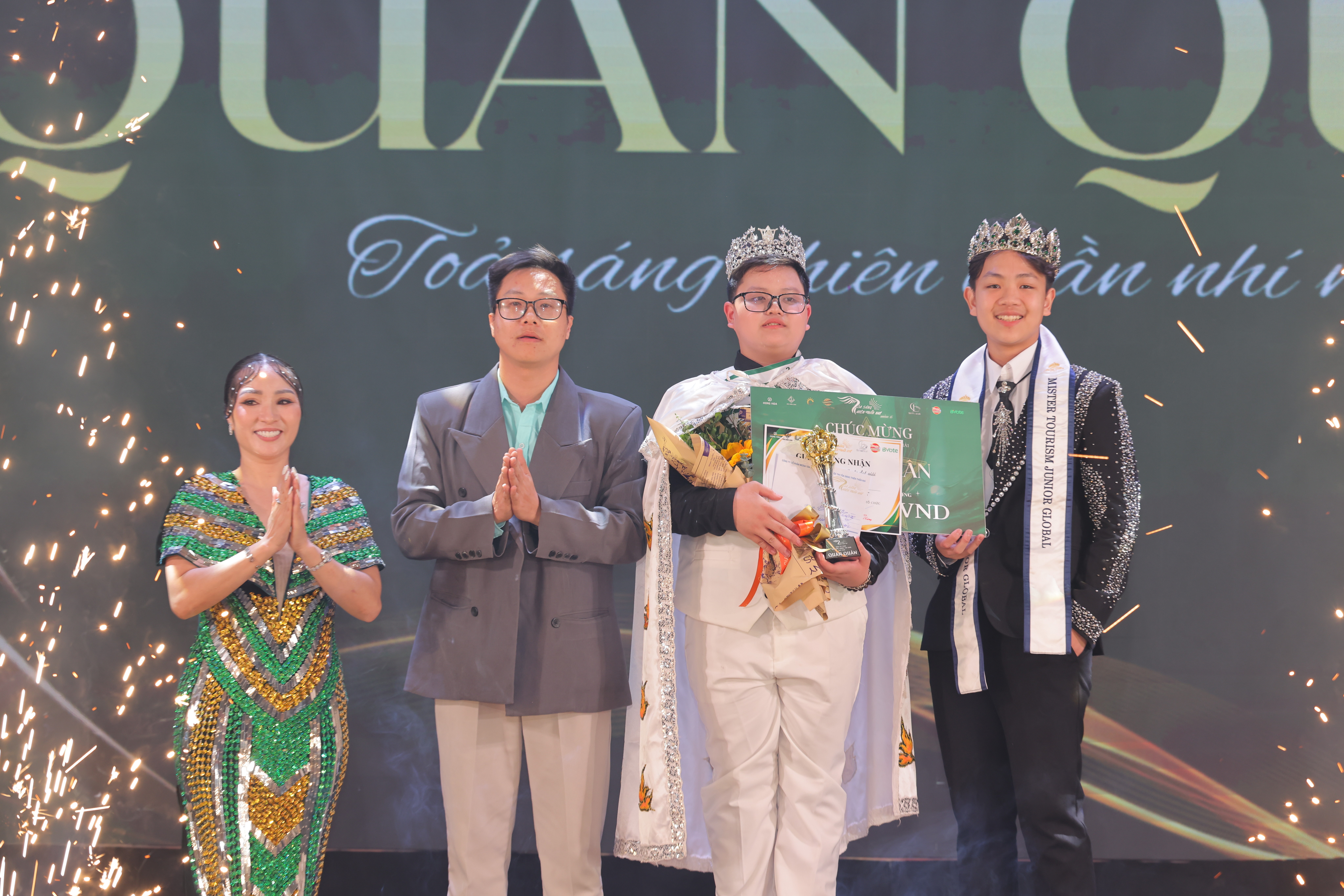 Đoàn Ngọc Gia Bảo (12 tuổi, đến từ Đà Nẵng) giành quán quân cuộc thi Toả sáng thiên thần nhí mùa thứ 6.