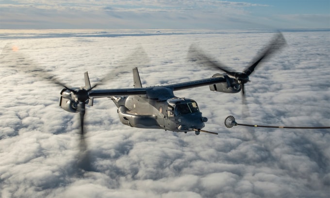Trực thăng lai CV-22B Mỹ nhận nhiên liệu từ máy bay MC-130J trong diễn tập tại Thụy Điển tháng 11/2020. Ảnh: USAF