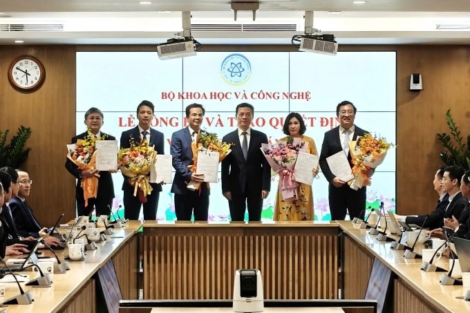 Bộ Khoa học và Công nghệ bổ nhiệm cán bộ, tối 24/12. Ảnh: Trọng Đạt