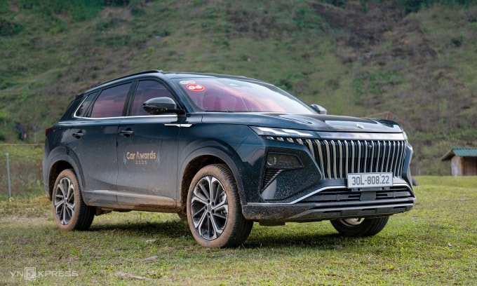 Dongfeng Huge HEV trong hành trình Car Test của các giám khảo Car Awards, tháng 11/2025. Ảnh: Minh Quân