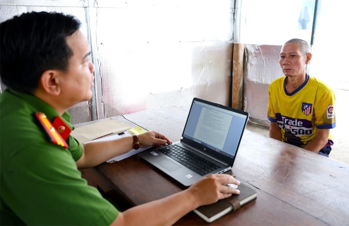 Nguyễn Văn Nhị tại cơ quan công an. Ảnh: Công an cung cấp