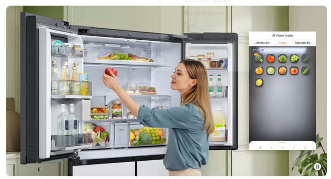 Tủ lạnh có khả năng nhận diện thực phẩm. Ảnh: Samsung