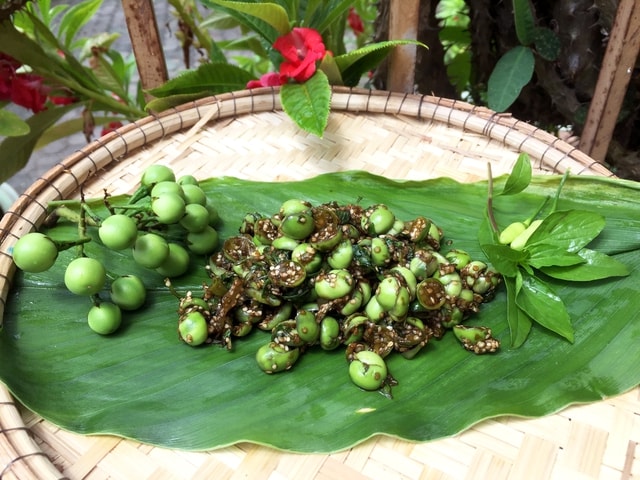 Loại quả mọc dại có vị đắng đặc trưng nay thành đặc sản, đặc biệt ngon khi nấu cùng thịt ba chỉ - Ảnh 4.