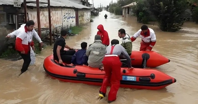 Thời tiết dị thường ở Trung Đông: Tuyết phủ sa mạc, Iran sơ tán 40.000 người- Ảnh 2.