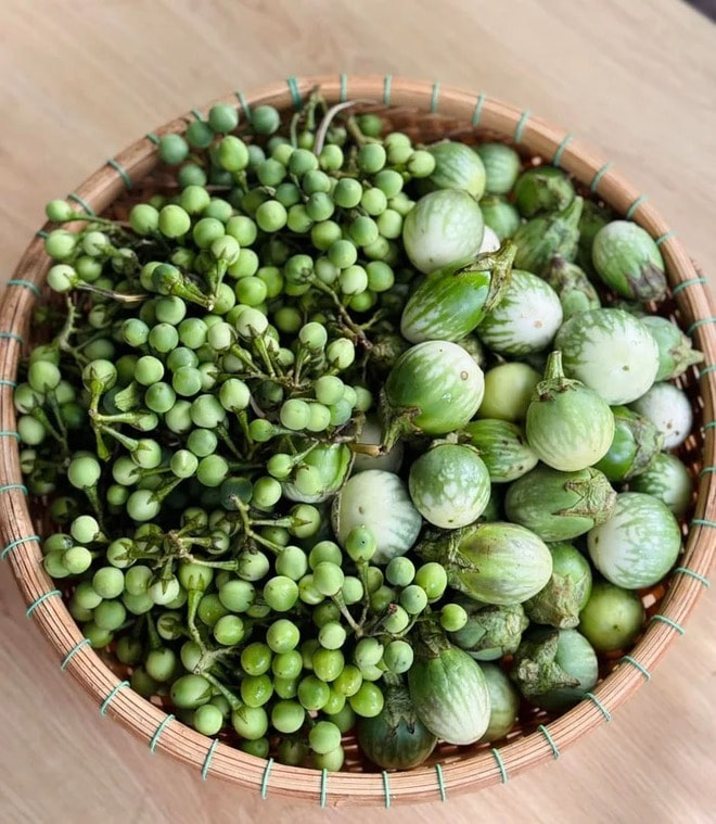 Loại quả mọc dại có vị đắng đặc trưng nay thành đặc sản, đặc biệt ngon khi nấu cùng thịt ba chỉ - Ảnh 2.