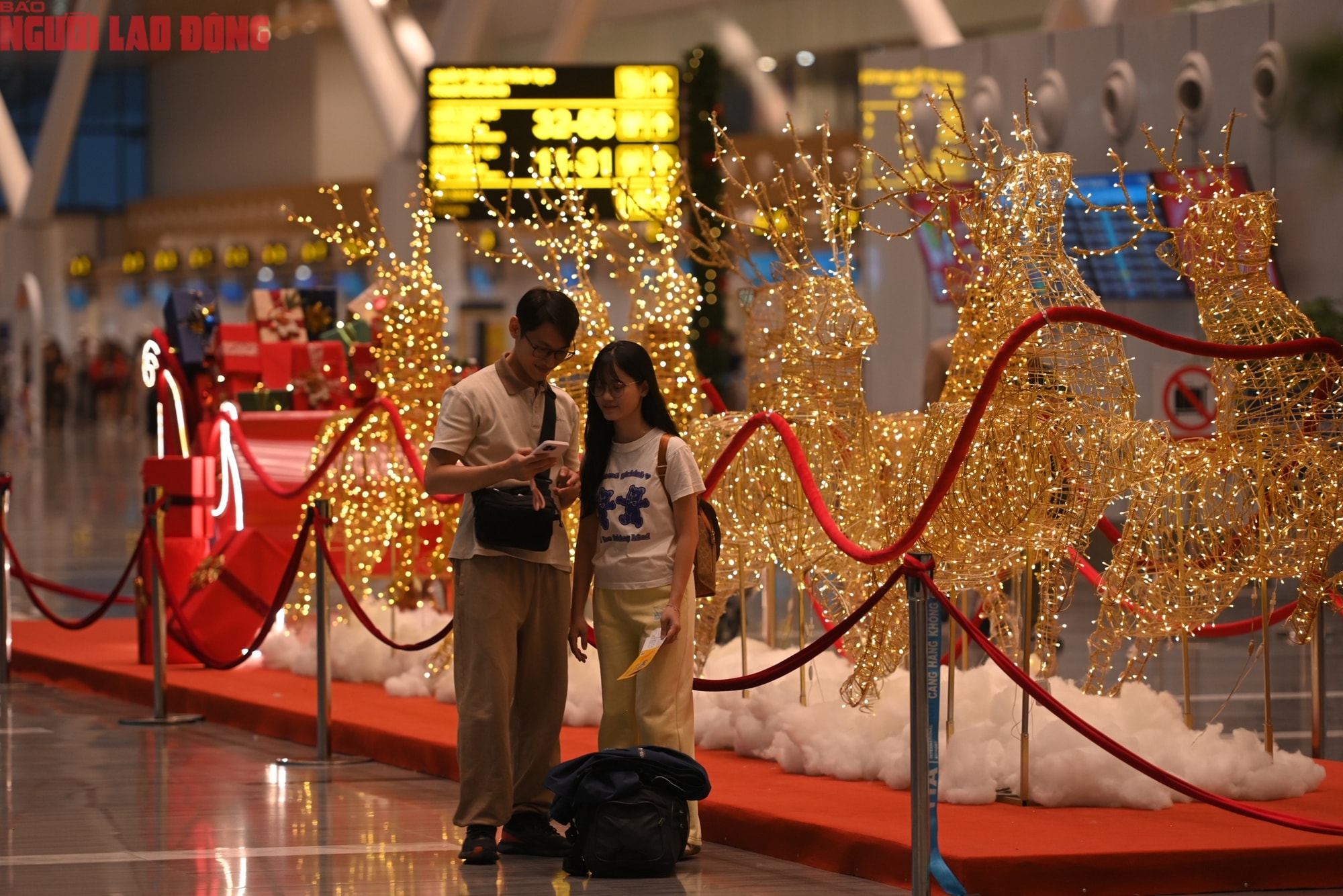 Khám phá những địa điểm vui chơi Giáng sinh tại TP HCM sau cơn mưa lớn - Ảnh 7.