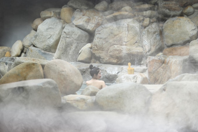 Khách sử dụng dịch vụ tại Yoko Onsen Quang Hanh. Ảnh: Minh Quân