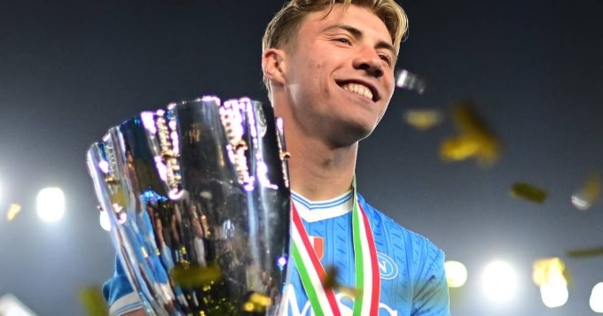 Hojlund giành Siêu Cup Italy sau trận thắng Bologna 2-0 hôm 22/12. Ảnh: Reuters