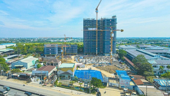 Một dự án chung cư đang triển khai xây dựng tại Tây Ninh. Ảnh: Phương Uyên