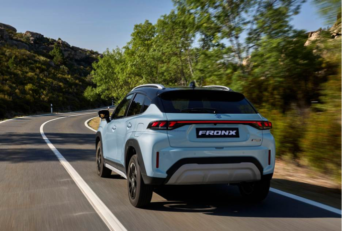 Phần đuôi xe mang phong cách coupe SUV. Ảnh: Suzuki