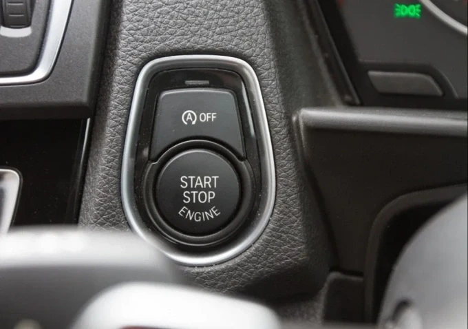 Nút bấm tính năng Start/Stop trên ôtô. Ảnh: Practical Motoring