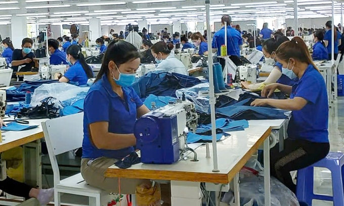 Công nhân tại xưởng may tại Tây Ninh. Ảnh: Hoàng Nam