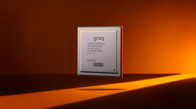 Một mẫu chip AI của Groq. Ảnh: Groq