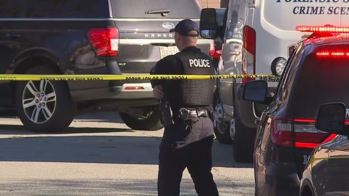 Cảnh sát phong tỏa hiện trường vụ nổ súng tại Baltimore, bang Maryland, ngày 24/12. Ảnh: WMAR