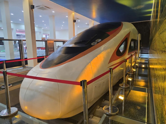 Bản mô phỏng đầu tàu metro tại trường Đại học Giao thông Vận tải TP HCM. Ảnh: Lệ Nguyễn