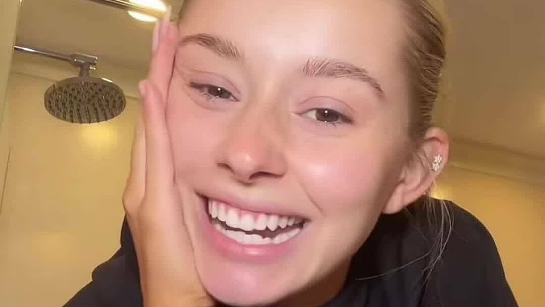 Miss Cosmo 2025 Yolina Lindquist nói tiếng Việt