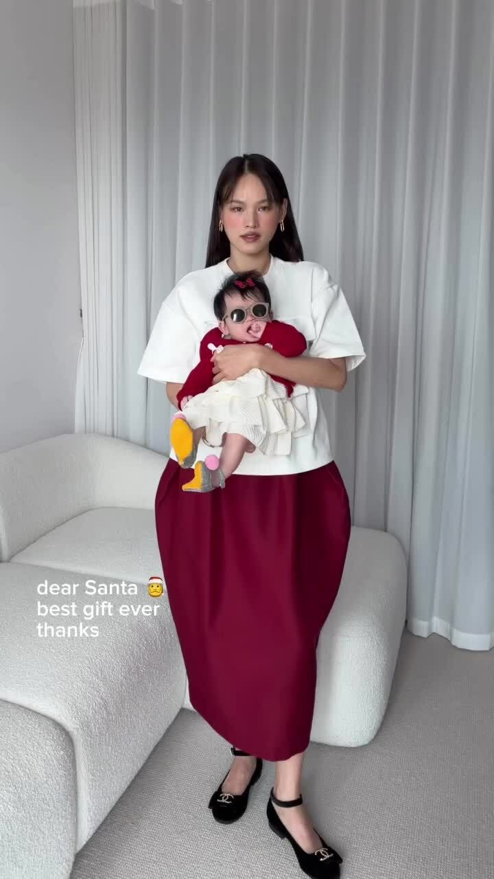 Tuyết Lan đón Giáng sinh bên con gái