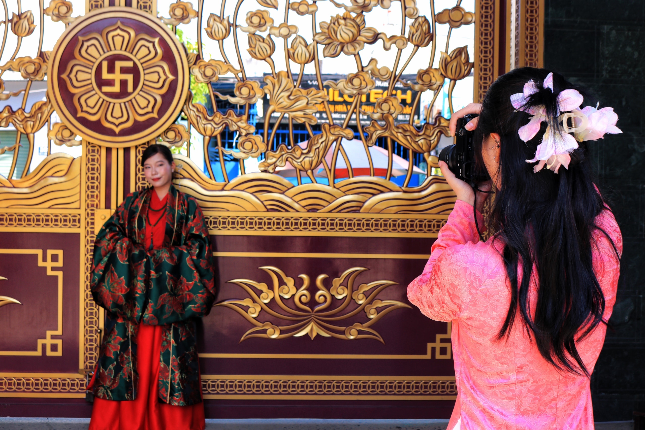 TP HCM: Giới trẻ "lên đồ" chụp ảnh Tết sớm giữa mùa Giáng sinh - Ảnh 10.